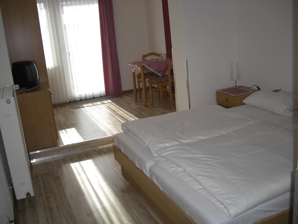 Gasthof Rhoenperle Kothen  Chambre photo