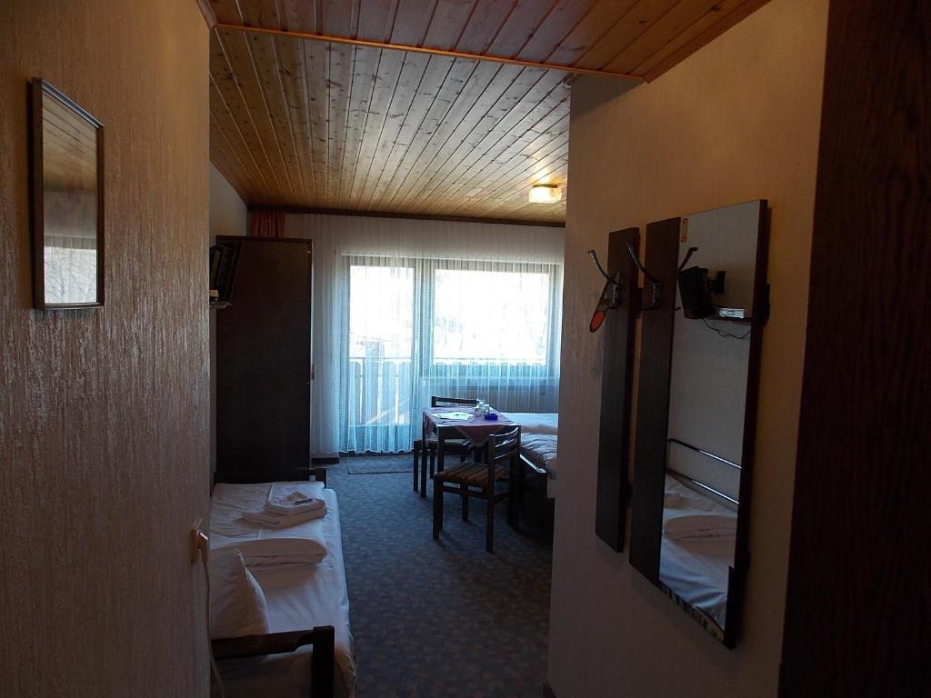 Gasthof Rhoenperle Kothen  Chambre photo